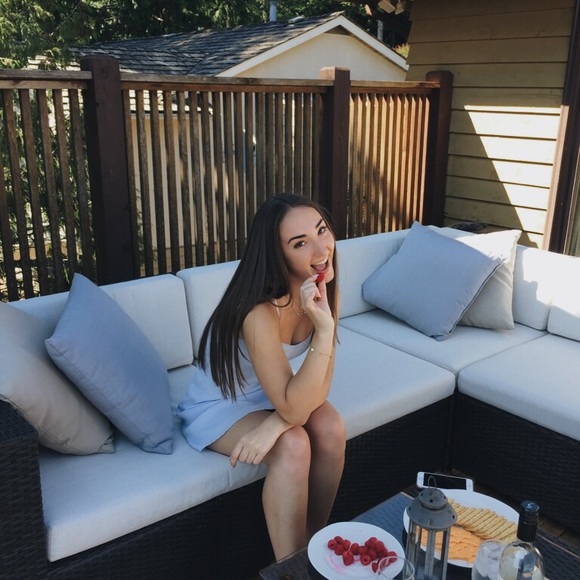 Meet your Posher, Hannah - Picture 1 of 1